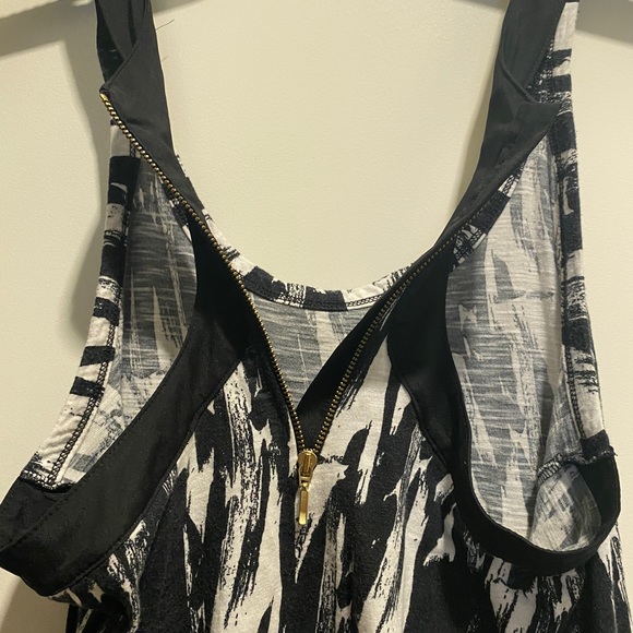 Top - Picture 4 of 6